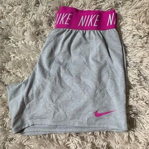 ⭐️Nike shorts- 2 for $20⭐️
